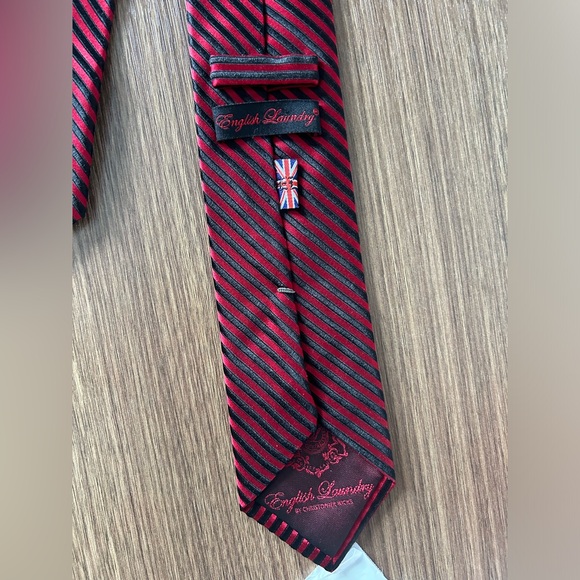 English Laundry 100% Silk Red & Black Striped Tie by Designer Christopher Wicks - Picture 9 of 12